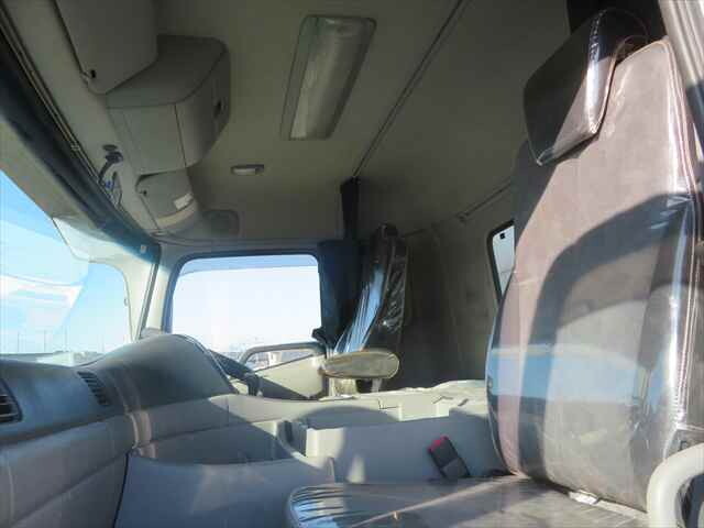 UDトラックスクオンセルフローダー大型（10t）[写真27]