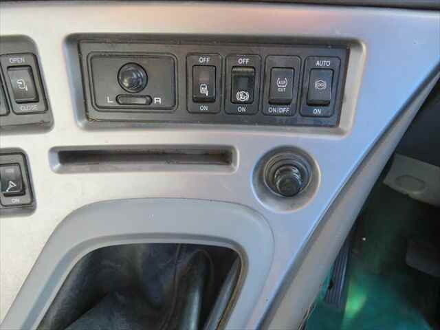 UDトラックスクオンセルフローダー大型（10t）[写真39]