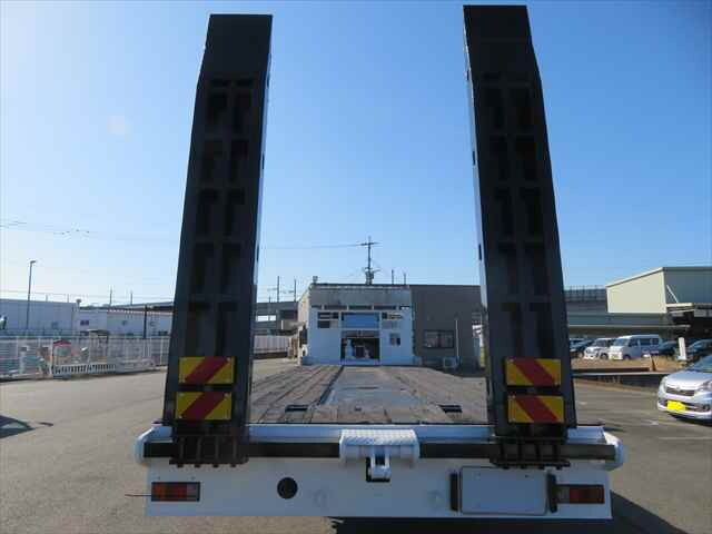 UDトラックスクオンセルフローダー大型（10t）[写真09]