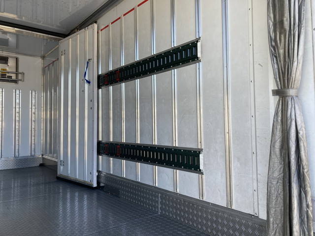 三菱ふそうキャンター冷凍車（冷蔵車）小型（2t・3t）[写真15]