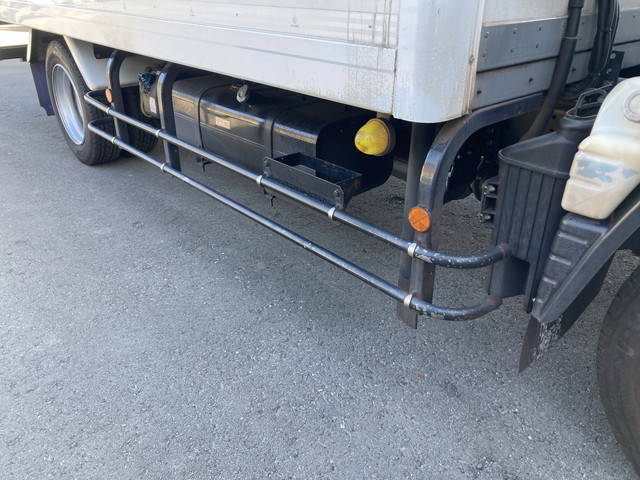 三菱ふそうキャンター冷凍車（冷蔵車）小型（2t・3t）[写真21]