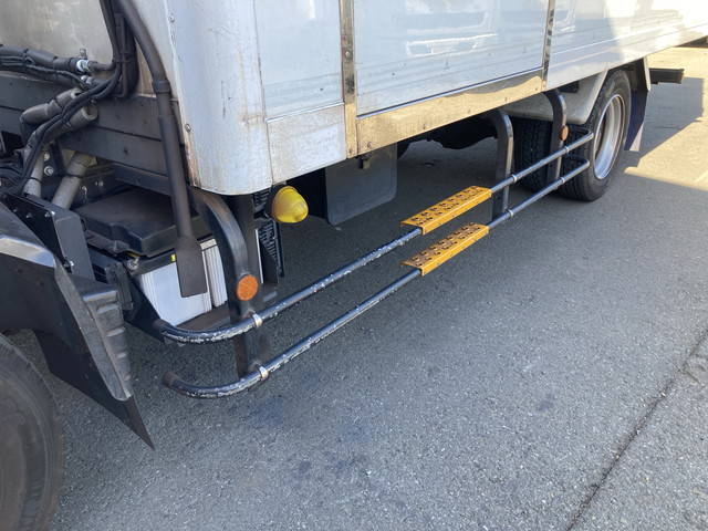 三菱ふそうキャンター冷凍車（冷蔵車）小型（2t・3t）[写真22]