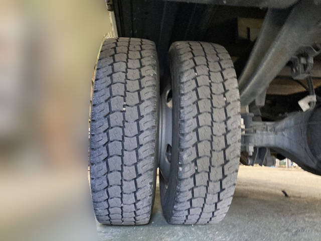 いすゞエルフ平ボディ小型（2t・3t）[写真15]