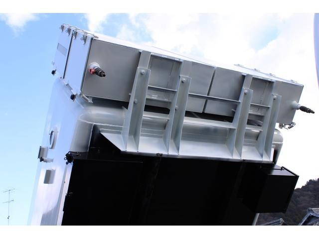 日野デュトロパッカー車（塵芥車）小型（2t・3t）[写真14]