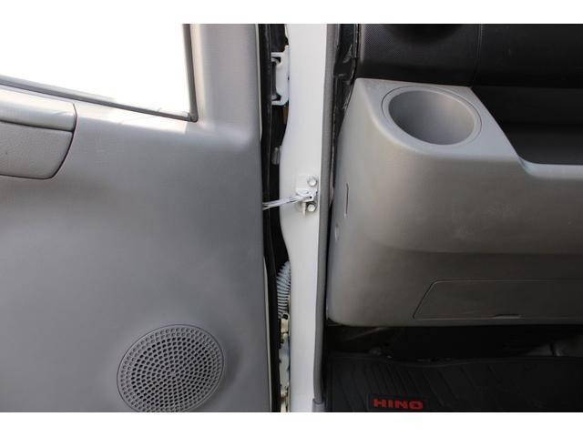 日野デュトロパッカー車（塵芥車）小型（2t・3t）[写真28]