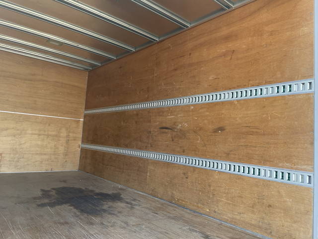 いすゞエルフアルミバン小型（2t・3t）[写真16]