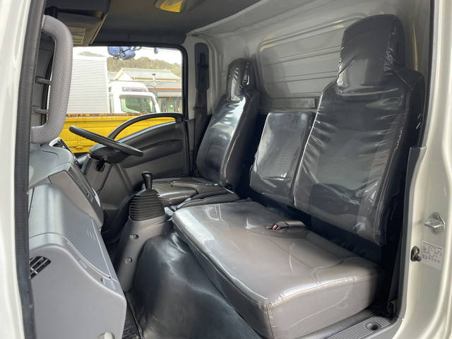 いすゞエルフアルミバン小型（2t・3t）[写真30]