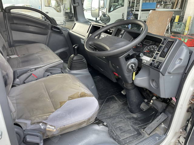 いすゞエルフアルミバン小型（2t・3t）[写真33]