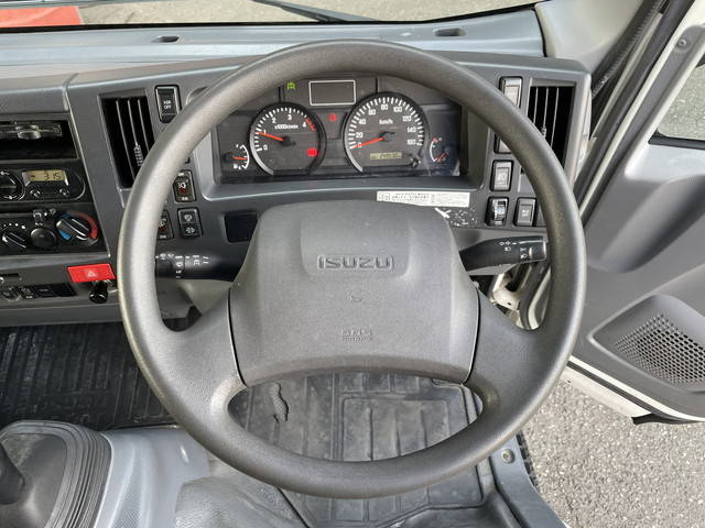 いすゞエルフアルミバン小型（2t・3t）[写真36]