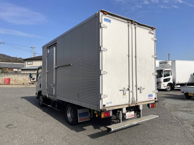 いすゞエルフアルミバン小型（2t・3t）[写真04]