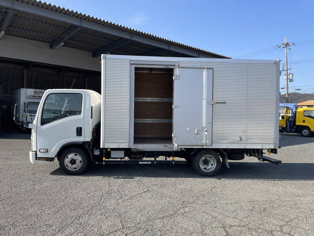 いすゞエルフアルミバン小型（2t・3t）[写真06]