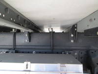 三菱ふそうキャンターアルミウイング小型（2t・3t）[写真16]