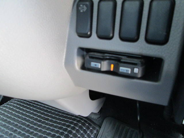 三菱ふそうキャンターアルミウイング小型（2t・3t）[写真22]