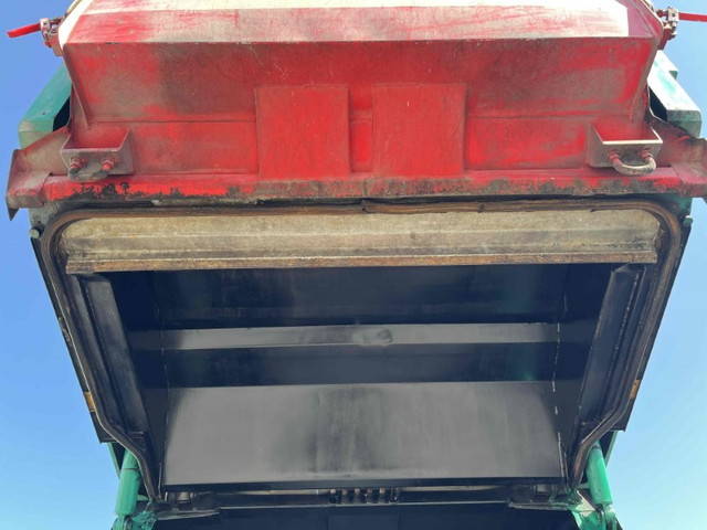 日野デュトロパッカー車（塵芥車）小型（2t・3t）[写真15]