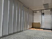 いすゞエルフ冷凍車（冷蔵車）小型（2t・3t）[写真13]