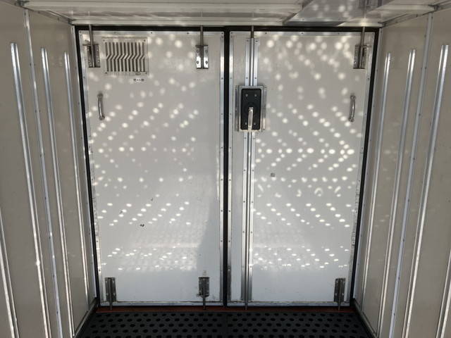 いすゞエルフ冷凍車（冷蔵車）小型（2t・3t）[写真15]