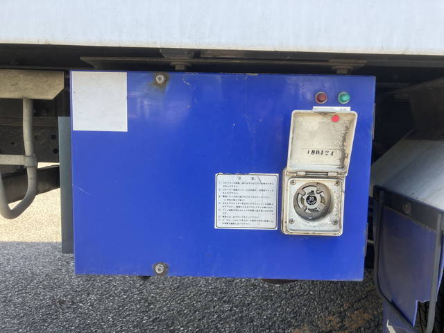 いすゞエルフ冷凍車（冷蔵車）小型（2t・3t）[写真21]