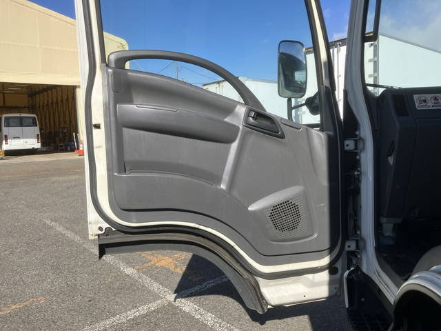 いすゞエルフ冷凍車（冷蔵車）小型（2t・3t）[写真28]