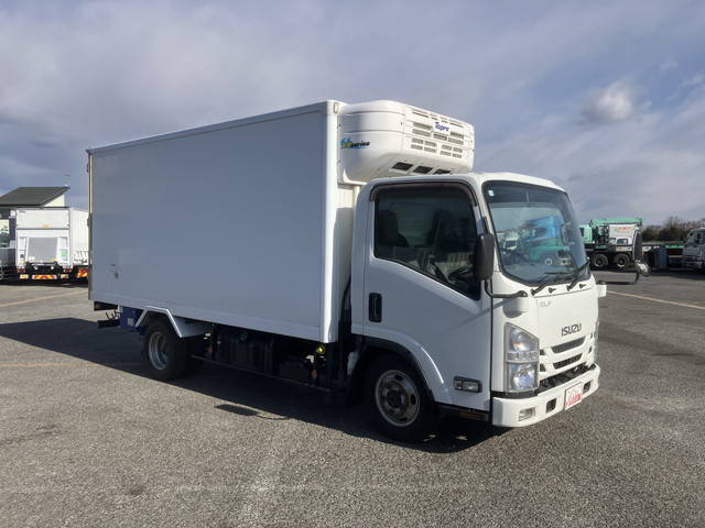 いすゞエルフ冷凍車（冷蔵車）小型（2t・3t）[写真03]