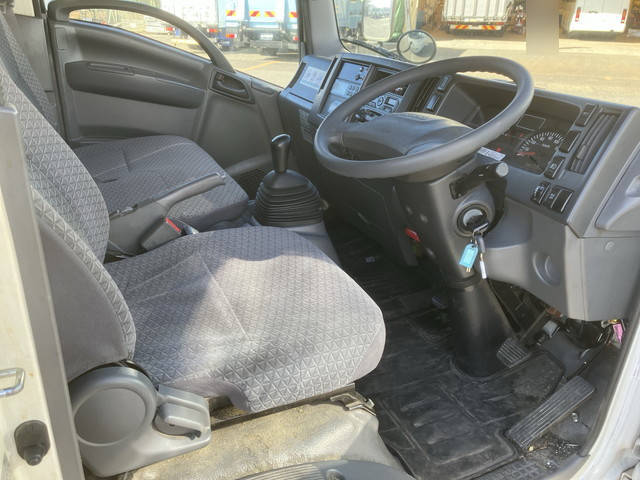 いすゞエルフ冷凍車（冷蔵車）小型（2t・3t）[写真33]