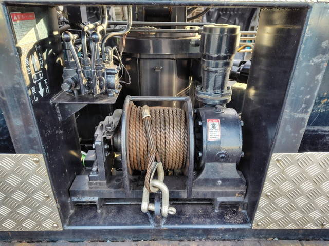 UDトラックスコンドルセーフティクレーン3段増トン（6t・8t）[写真11]