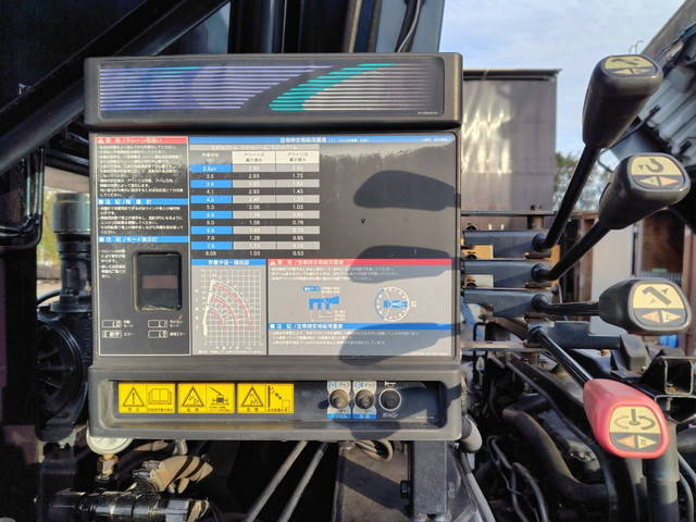 UDトラックスコンドルセーフティクレーン3段増トン（6t・8t）[写真15]