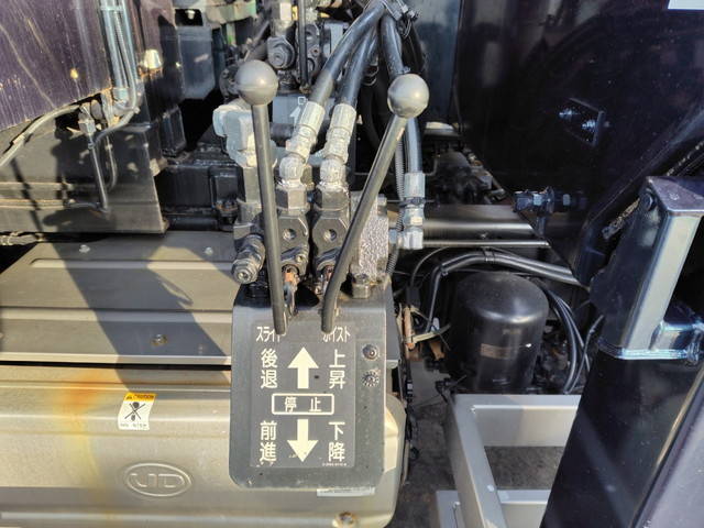 UDトラックスコンドルセーフティクレーン3段増トン（6t・8t）[写真21]