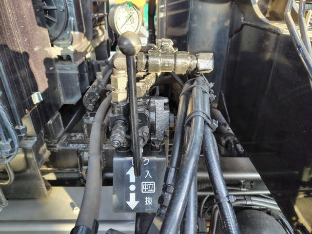 UDトラックスコンドルセーフティクレーン3段増トン（6t・8t）[写真22]