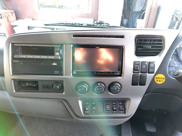 UDトラックスコンドルセーフティクレーン3段増トン（6t・8t）[写真37]