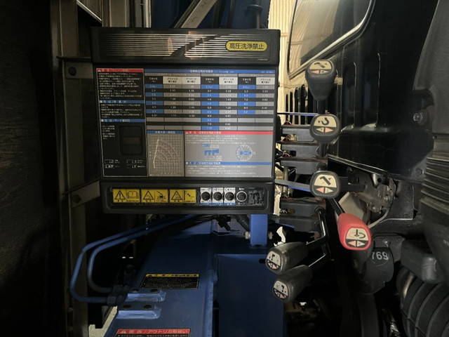 いすゞフォワードクレーン4段中型（4t）[写真21]