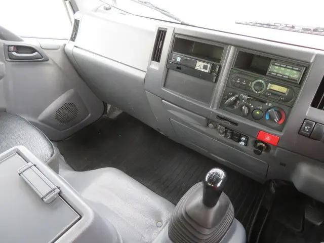 いすゞエルフパッカー車（塵芥車）小型（2t・3t）[写真12]