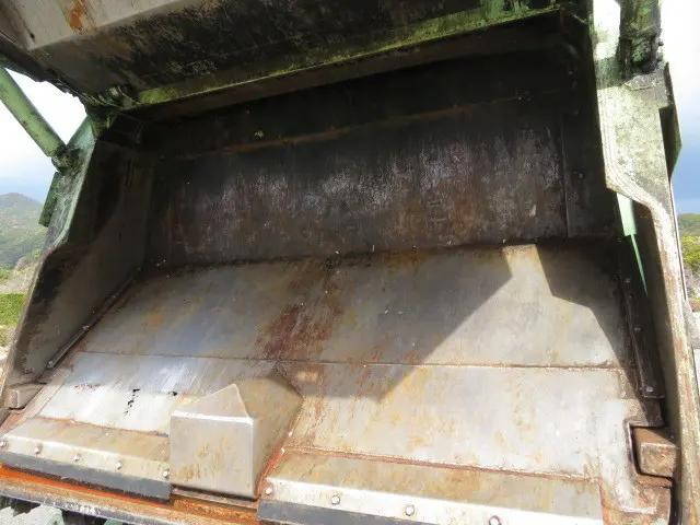 いすゞエルフパッカー車（塵芥車）小型（2t・3t）[写真23]