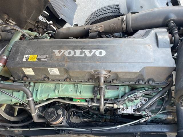 ボルボボルボFHトレーラーヘッド（トラクターヘッド）大型（10t）[写真21]