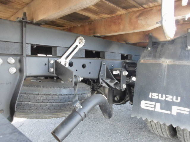 いすゞエルフクレーン4段小型（2t・3t）[写真10]