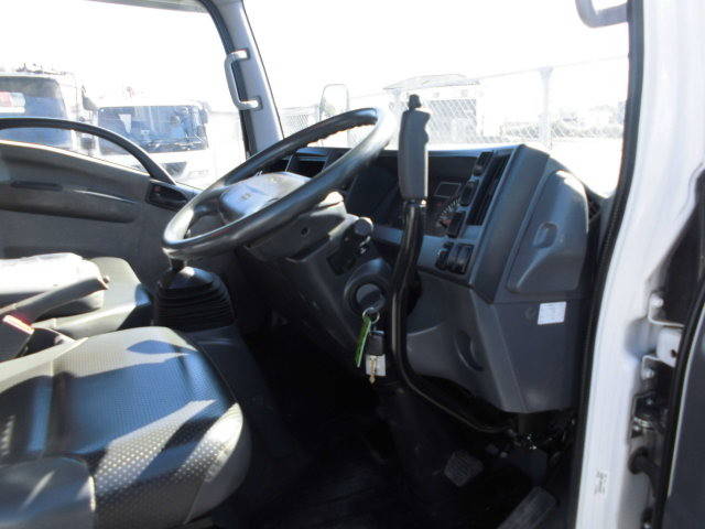 いすゞエルフクレーン4段小型（2t・3t）[写真26]