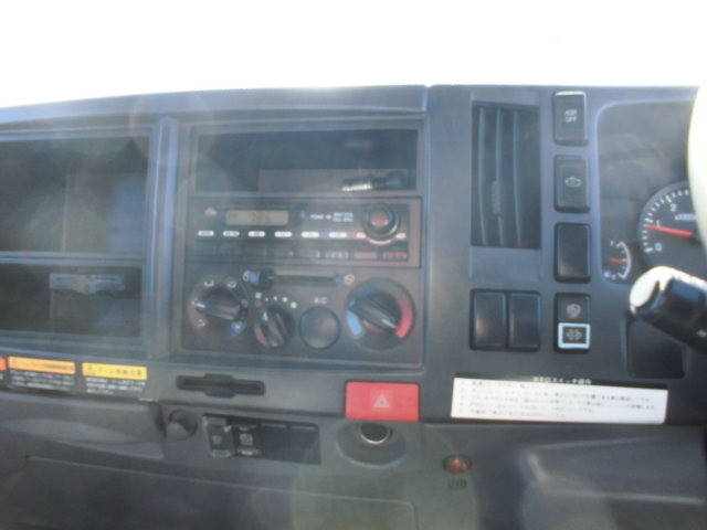 いすゞエルフクレーン4段小型（2t・3t）[写真31]