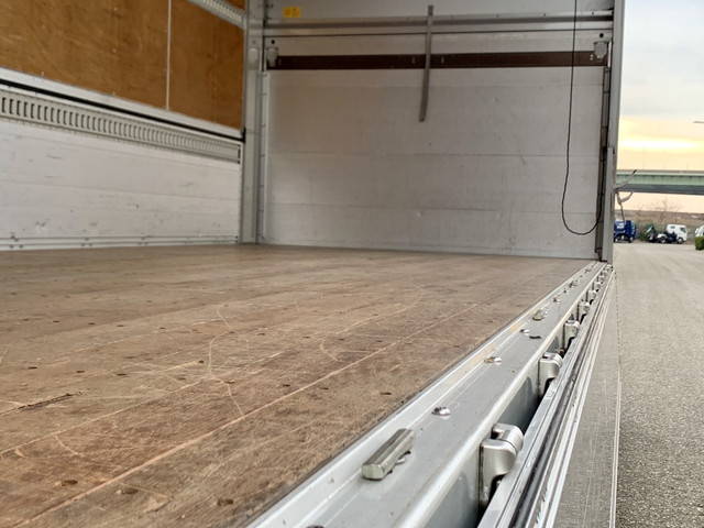 UDトラックスコンドルアルミウイング中型（4t）[写真07]