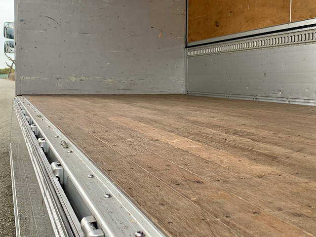 UDトラックスコンドルアルミウイング中型（4t）[写真08]