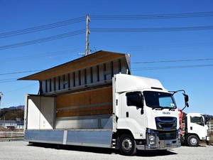 いすゞギガアルミウイング2016年(平成28年)QPG-CYL77B