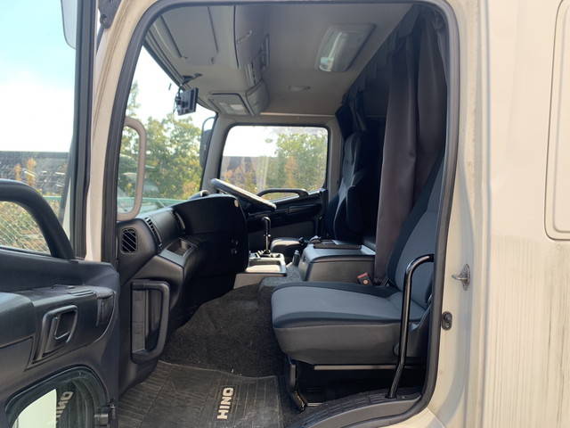 日野プロフィアアルミウイング大型（10t）[写真33]