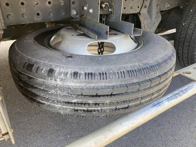 三菱ふそうキャンター冷凍車（冷蔵車）小型（2t・3t）[写真28]