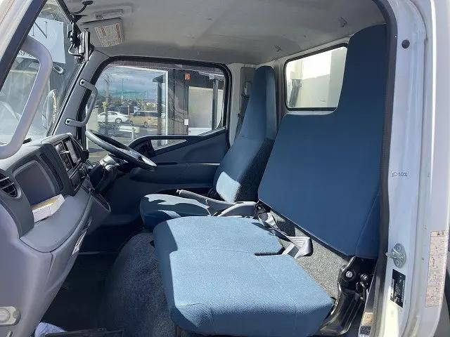 三菱ふそうキャンター冷凍車（冷蔵車）小型（2t・3t）[写真29]