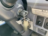 三菱ふそうキャンター冷凍車（冷蔵車）小型（2t・3t）[写真32]