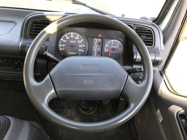 いすゞエルフセルフクレーン4段小型（2t・3t）[写真37]