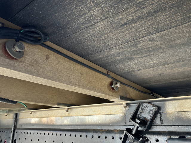 いすゞフォワードアルミブロック中型（4t）[写真19]