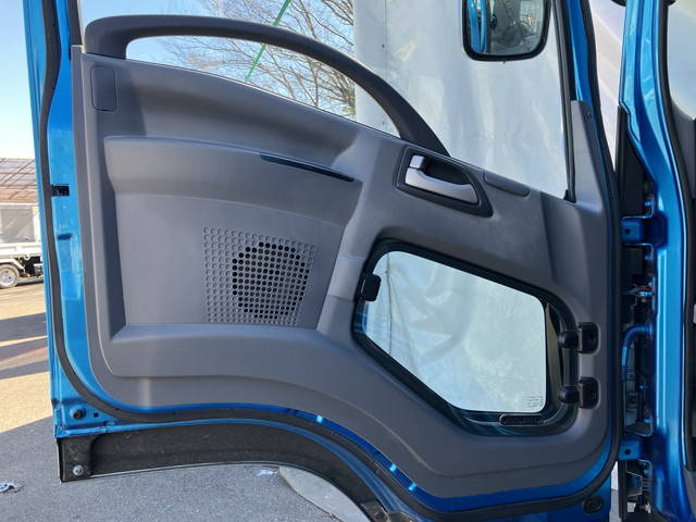 いすゞフォワードアルミブロック中型（4t）[写真28]