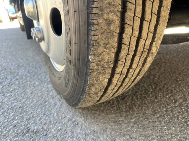 いすゞエルフ平ボディ小型（2t・3t）[写真25]