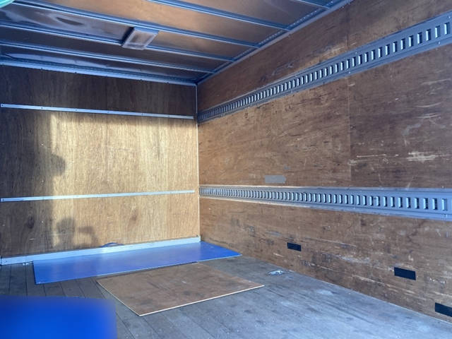 いすゞエルフアルミバン小型（2t・3t）[写真10]