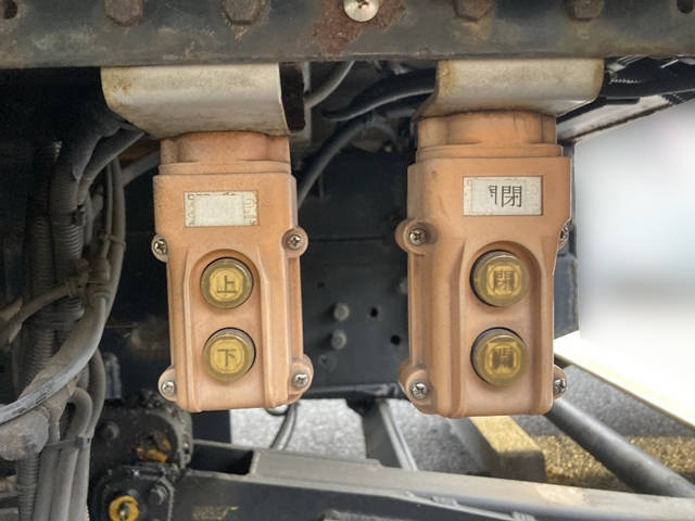 いすゞエルフアルミバン小型（2t・3t）[写真15]