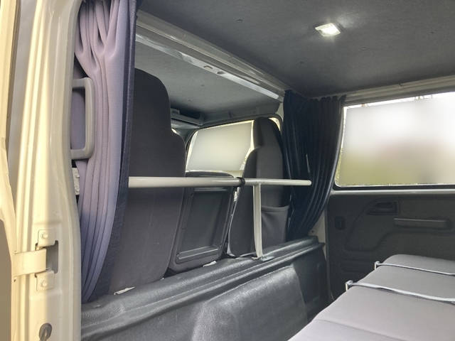 いすゞエルフアルミバン小型（2t・3t）[写真25]